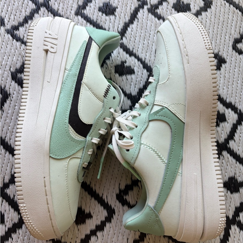 Nike Air Force 1 AFI Ladies Mint Green Sneaker